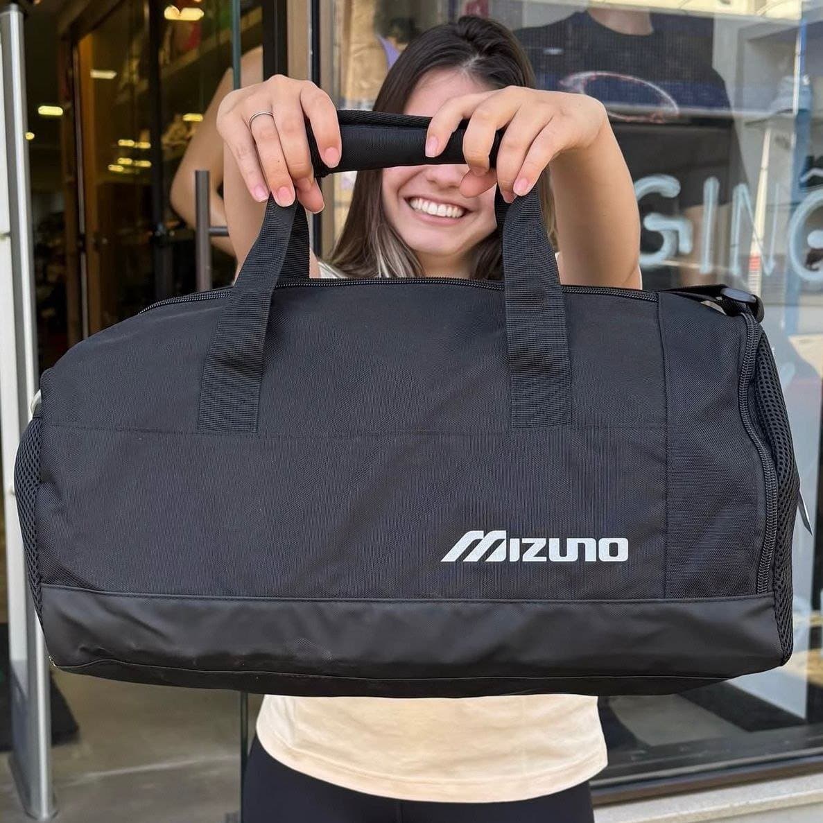 Mala De Treino Mizuno Gym Cor Cinza